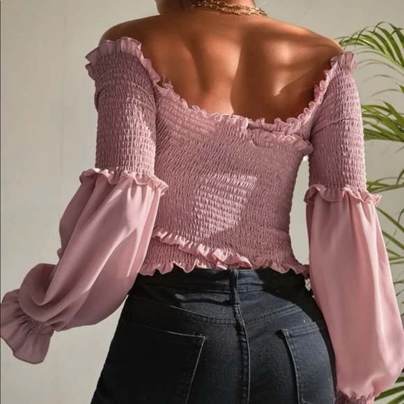 Off Shoulder Shirred Flounce Sleeve Frill Trim Crop
Chiffon Blouse - Picture 2 of 7